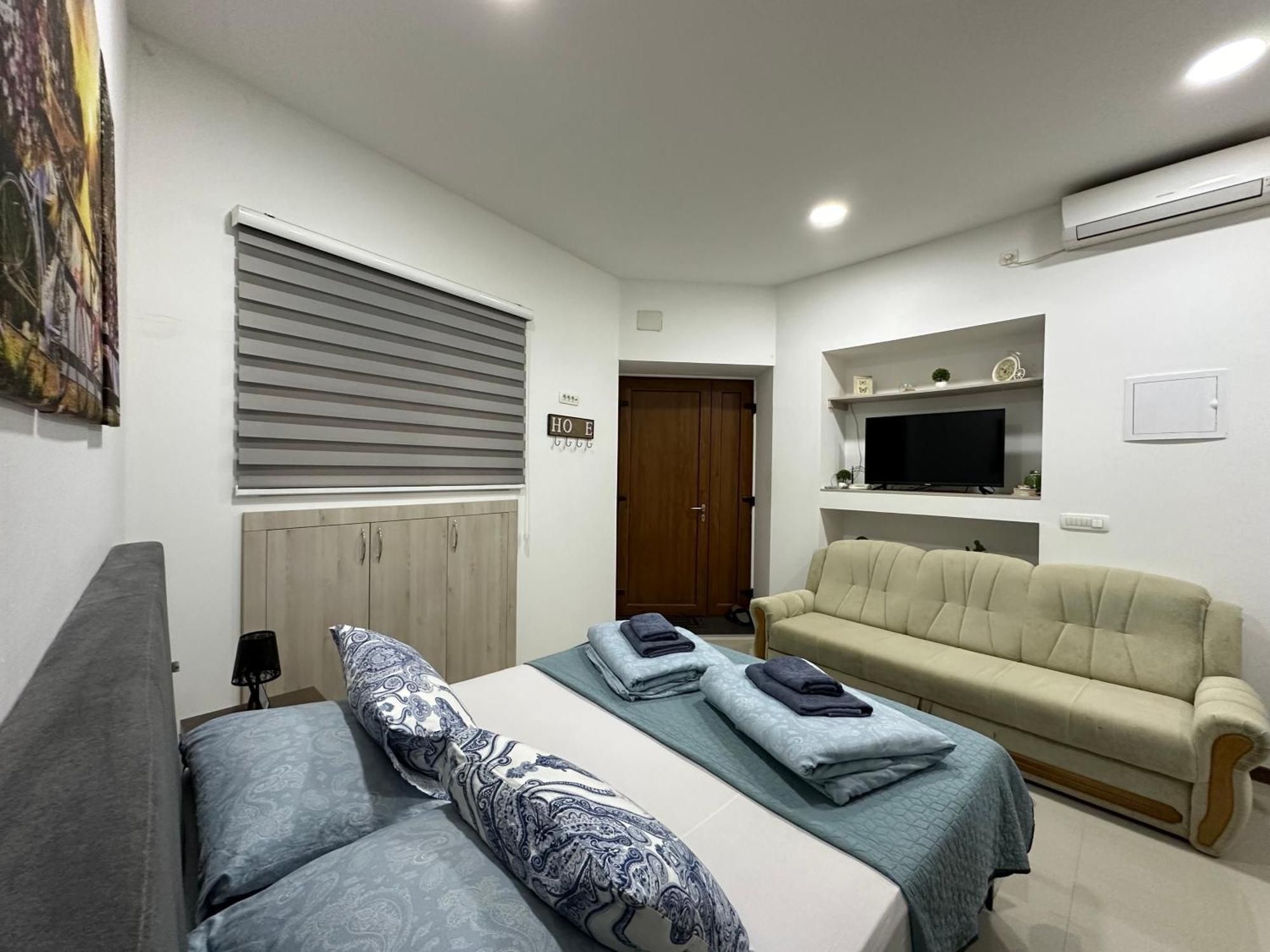 Studio Apartment In Old Town- With Parking Mostar Exterior photo
